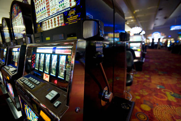 Live BandarQ dealer table on galaxyslot88 login mobile app with card dealing in progress